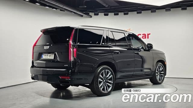 Cadillac Escalade 2023 — Фото 2/20