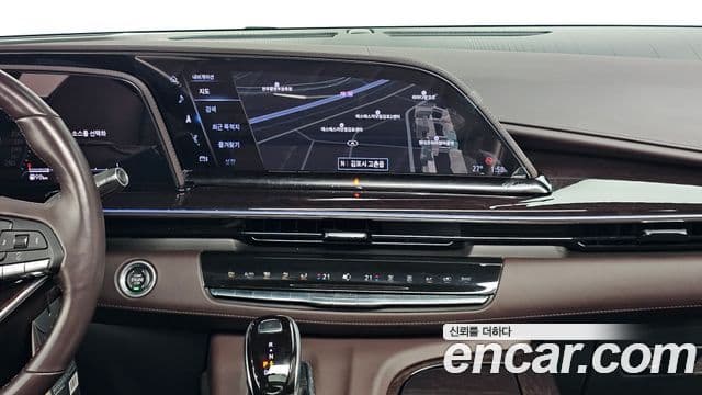 Cadillac Escalade 2023 — Фото 16/20