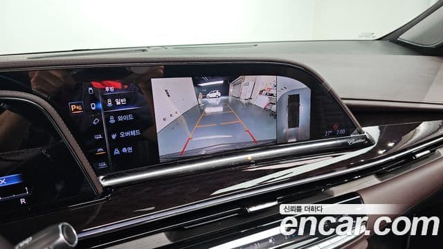Cadillac Escalade 2023 — Фото 17/20