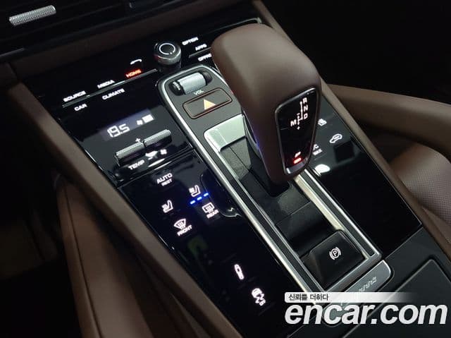 Porsche Cayenne 2023 — Şəkil 8/20