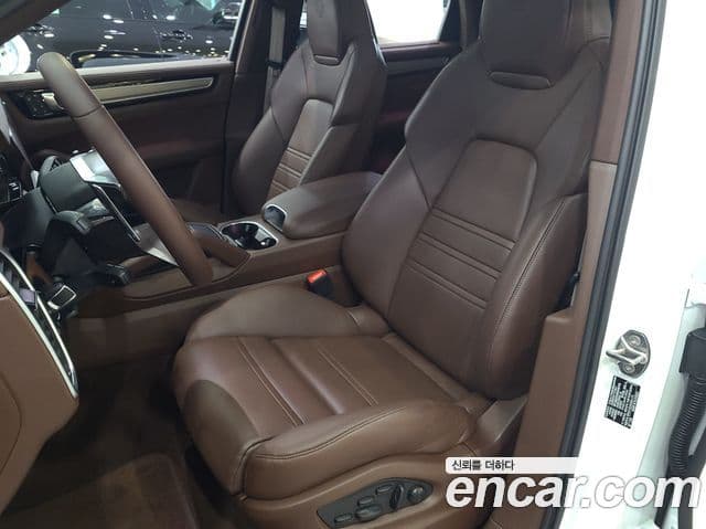 Porsche Cayenne 2023 — Şəkil 9/20
