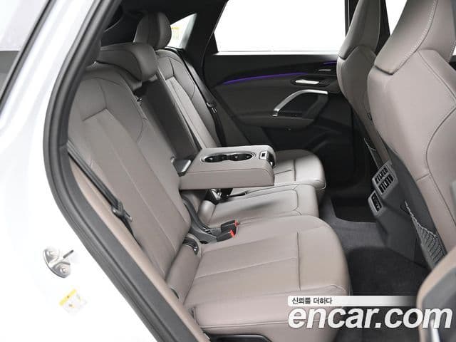 Audi Q5 2025 — Фото 11/20