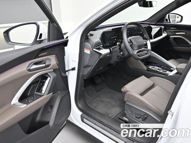 Audi Q5 2025 — Фото 12/20