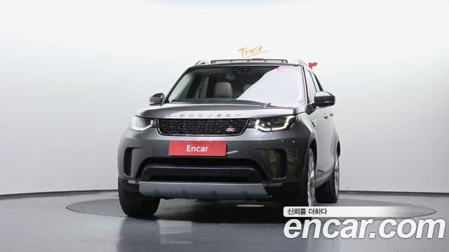 Land Rover Discovery 5 2019 — ფოტო 3/20