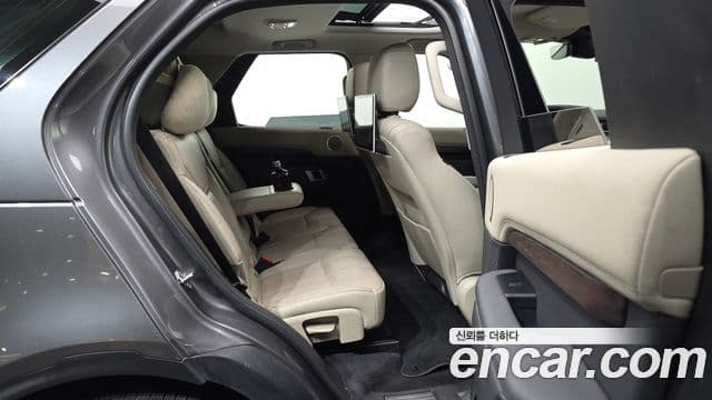 Land Rover Discovery 5 2019 — ფოტო 12/20
