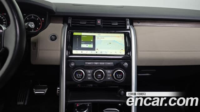 Land Rover Discovery 5 2019 — ფოტო 14/20