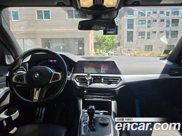 BMW 3 Series 2021 — ფოტო 6/20