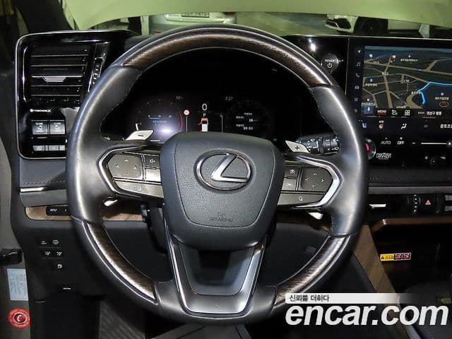 Lexus LM 2025 — Фото 19/20