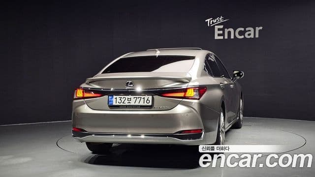 Lexus ES300h 2024 — Şəkil 4/20
