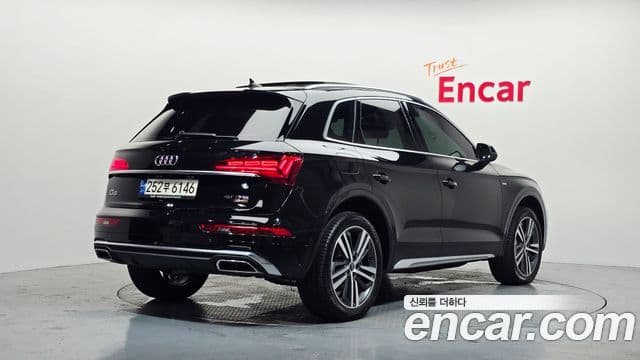 Audi Q5 2023 — ფოტო 1/20