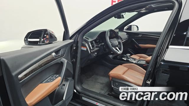 Audi Q5 2023 — ფოტო 8/20