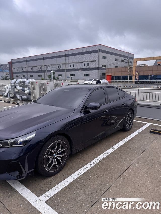 BMW 5 Series 2026 — ფოტო 2/7