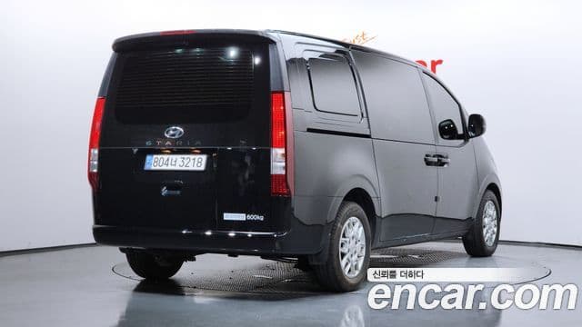 Hyundai Staria 2023 — Şəkil 2/20