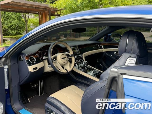 Bentley Continental GT 2019 — Фото 9/20