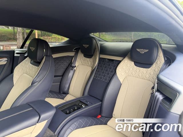 Bentley Continental GT 2019 — Фото 11/20
