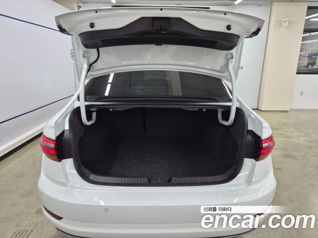 Volkswagen Jetta 2020 — Şəkil 19/20