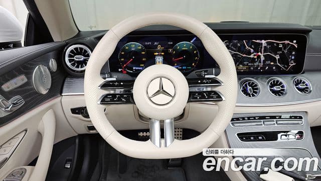 Mercedes-Benz E-Class 2023 — ფოტო 13/20