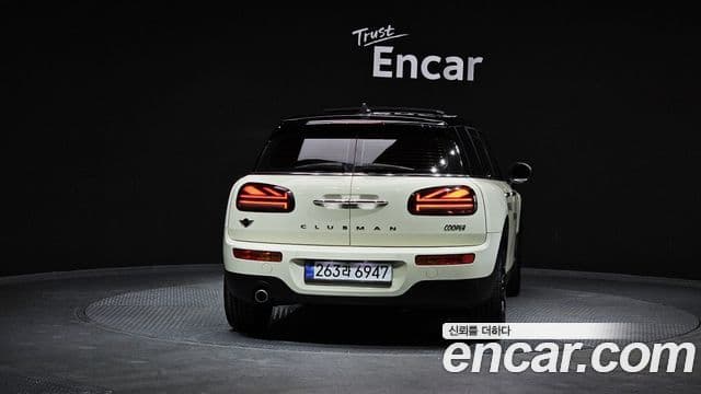 Mini Cooper Clubman 2021 — Фото 3/20