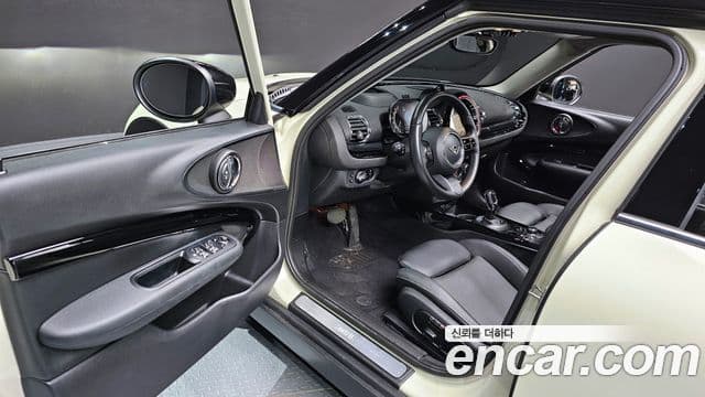 Mini Cooper Clubman 2021 — Фото 11/20