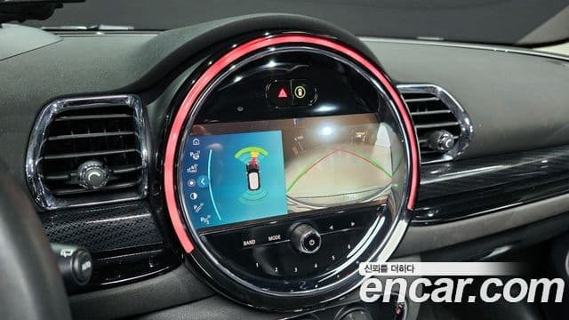 Mini Cooper Clubman 2021 — Фото 18/20