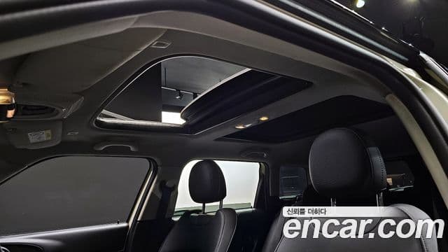 Mini Cooper Clubman 2021 — Фото 19/20
