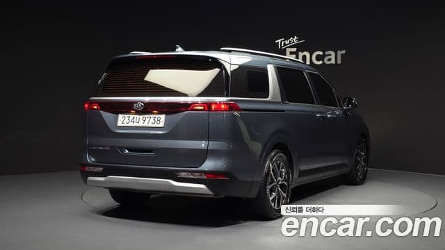 Kia Carnival 2021 — ფოტო 2/20