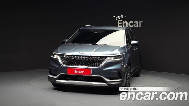 Kia Carnival 2021 — ფოტო 3/20