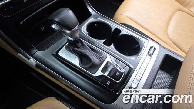 Kia Carnival 2021 — ფოტო 9/20