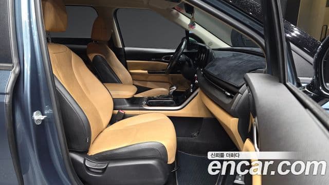 Kia Carnival 2021 — ფოტო 11/20