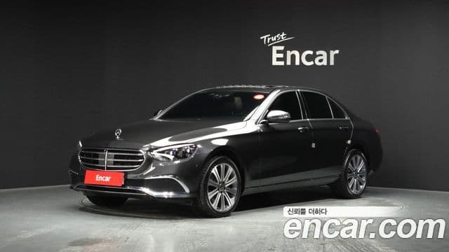 Mercedes-Benz E-Class 2023 — ფოტო 1/20