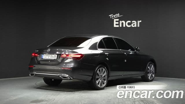 Mercedes-Benz E-Class 2023 — ფოტო 2/20