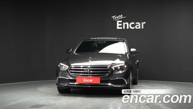 Mercedes-Benz E-Class 2023 — ფოტო 3/20