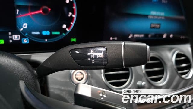 Mercedes-Benz E-Class 2023 — ფოტო 9/20