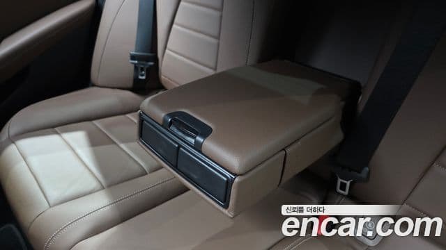 Mercedes-Benz E-Class 2023 — ფოტო 19/20