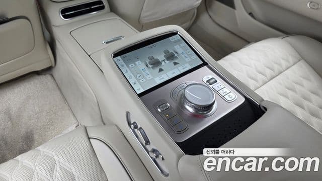 Genesis G90 2023 — ფოტო 19/20