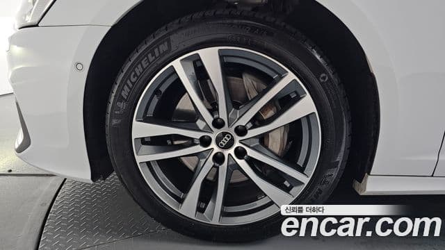 Audi A6 2021 — ფოტო 5/20