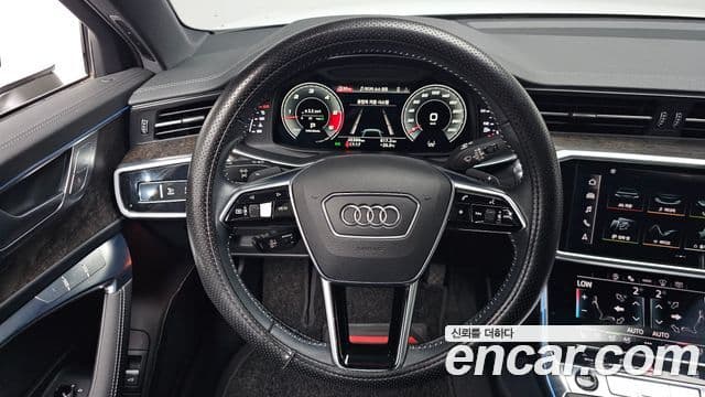 Audi A6 2021 — ფოტო 13/20