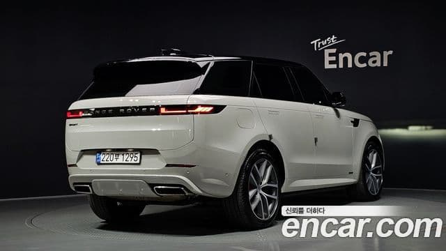 Land Rover Range Rover Sport 2024 — Фото 2/20