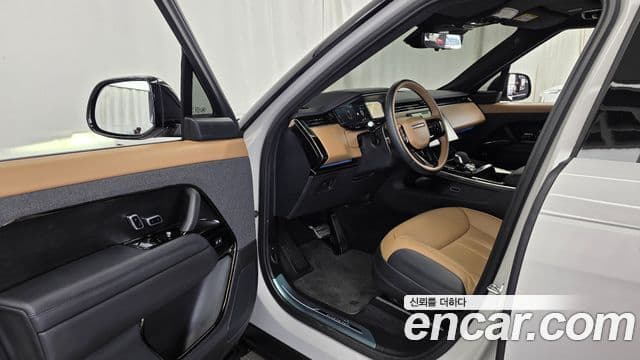 Land Rover Range Rover Sport 2024 — Фото 10/20