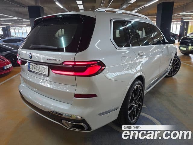BMW X7 2025 — Фото 1/20