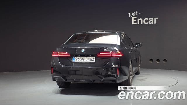 BMW 5 Series 2025 — ფოტო 4/20