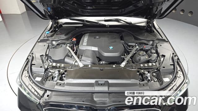 BMW 5 Series 2025 — ფოტო 6/20