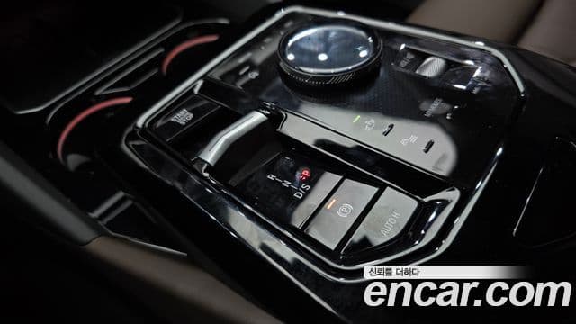 BMW 5 Series 2025 — ფოტო 9/20