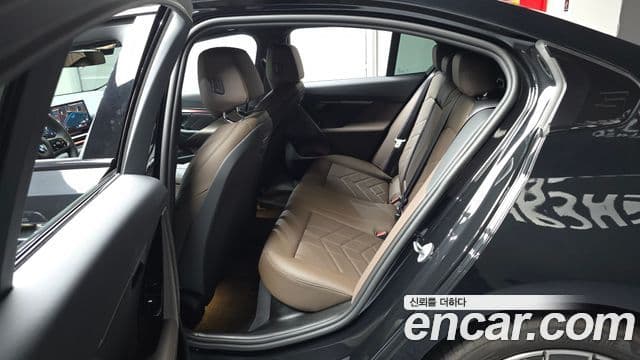 BMW 5 Series 2025 — ფოტო 11/20