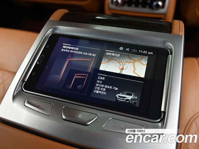 BMW 7 Series 2021 — ფოტო 18/20