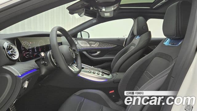 Mercedes-Benz AMG GT 2025 — Фото 13/17