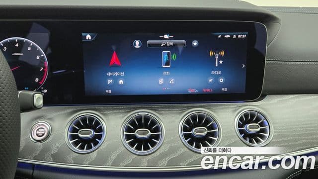 Mercedes-Benz AMG GT 2025 — Фото 15/17