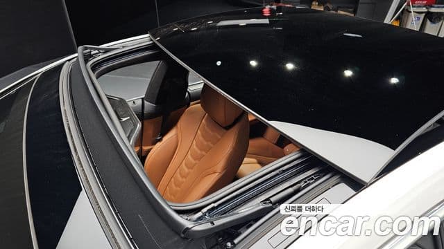 BMW 8 Series 2020 — Şəkil 19/20