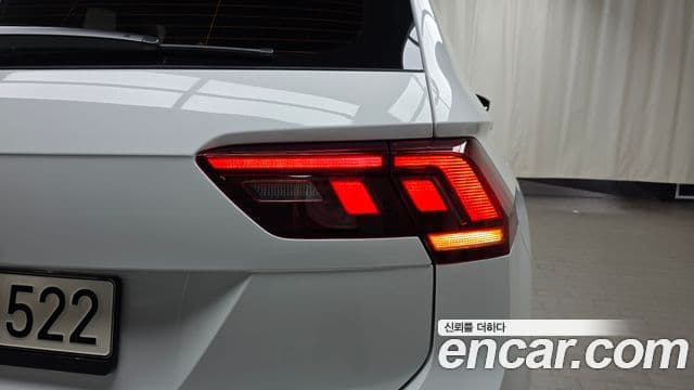 Volkswagen Tiguan 2023 — Şəkil 9/30