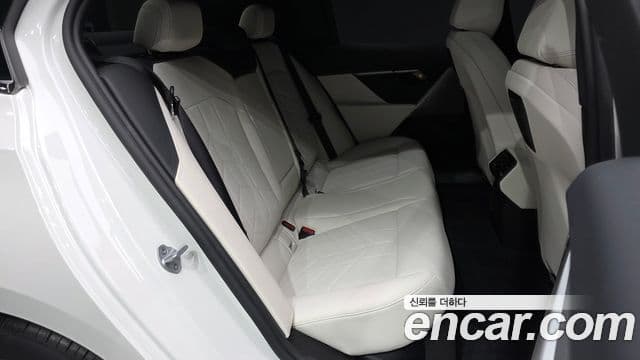 BMW 5 Series 2025 — ფოტო 12/20